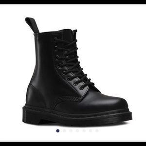 Dr Martens 1460 8 eye boots